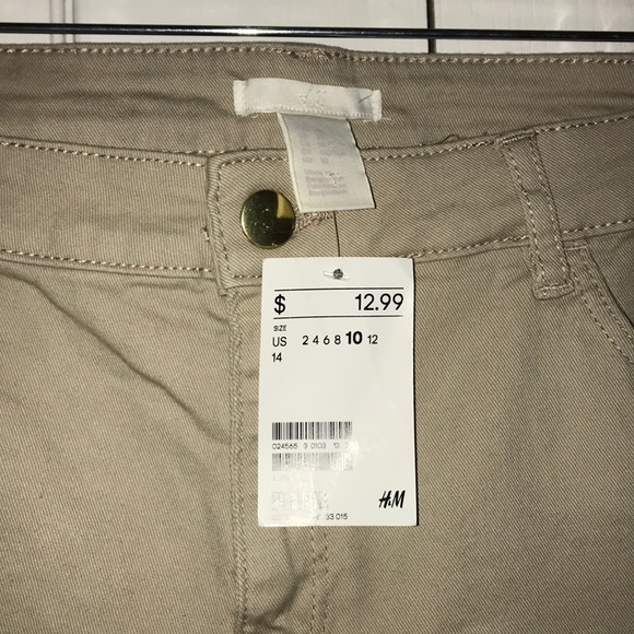 H&M Beige Shorts - Picture 6 of 7